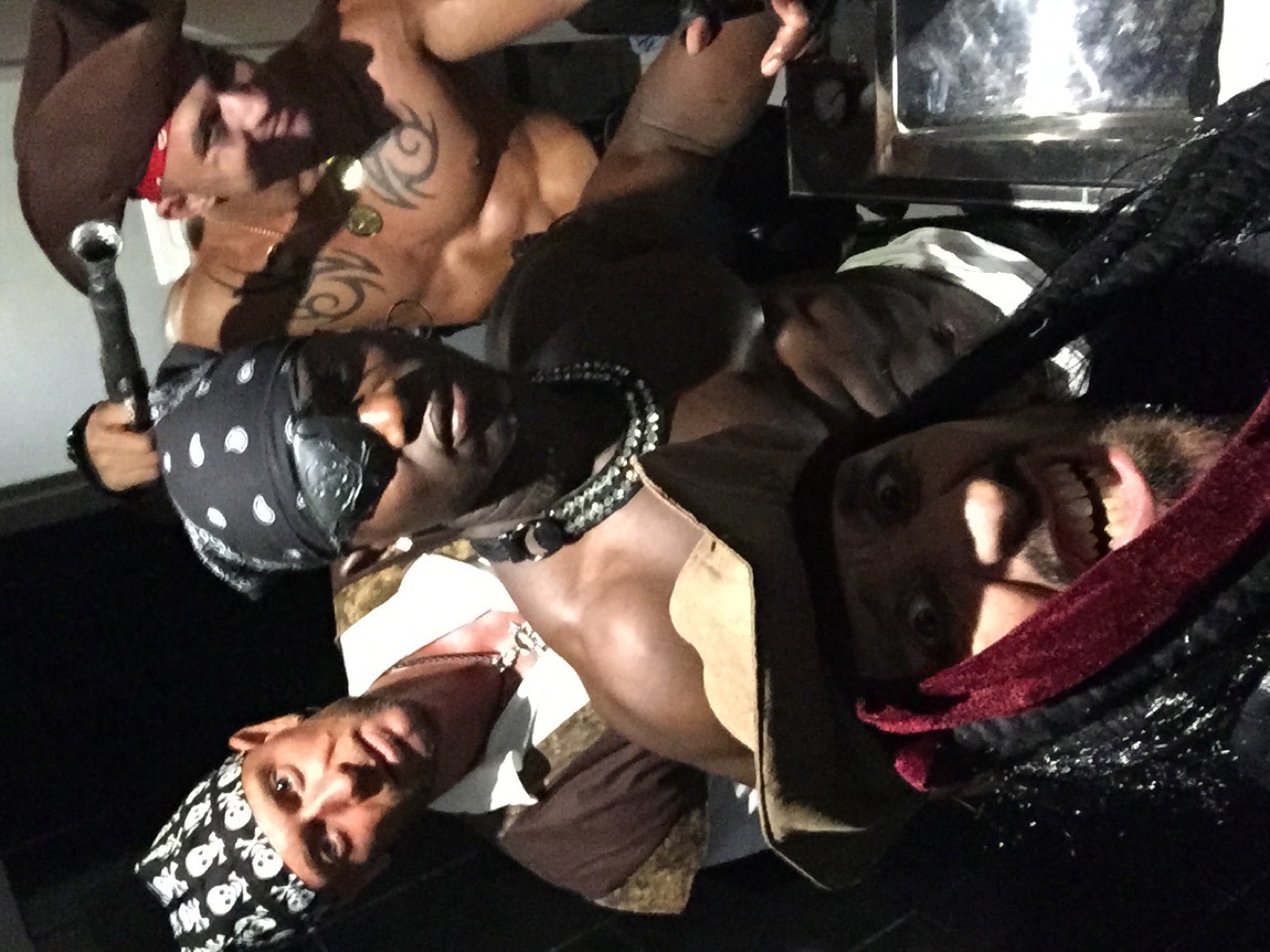 Stripteaseur chippendale à domicile à Marseille — Les Gentlemen