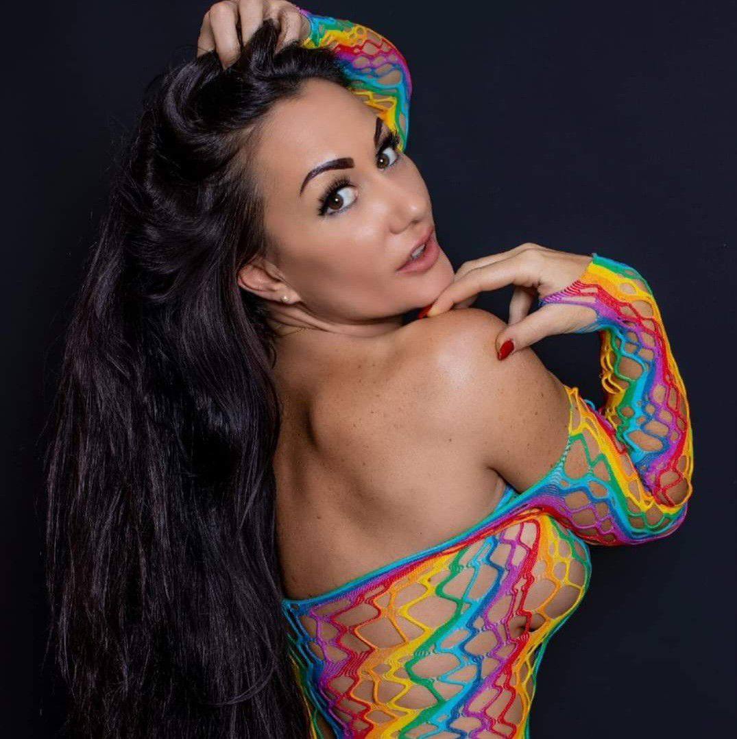Precilya - Stripteaseuse professionnelle à Toulon Var PACA